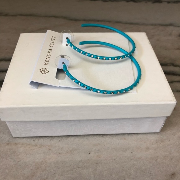 NWOT Kendra Scott Val Matte Aqua Hoop Earrings - Picture 5 of 8
